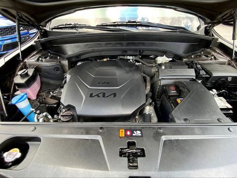 Used 2022 Kia Telluride EX image 11