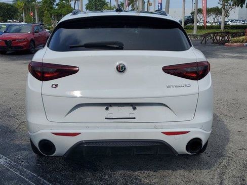 Used 2022 Alfa Romeo Stelvio Veloce AWD/4WD image 6