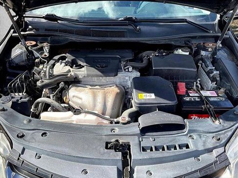 Used 2017 Toyota Camry SE image 11