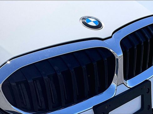 Used 2019 BMW 330i Sedan w/ Convenience Package RWD image 25