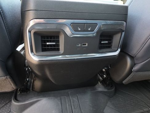 Used 2025 Chevrolet Silverado 1500 High Country AWD/4WD image 19