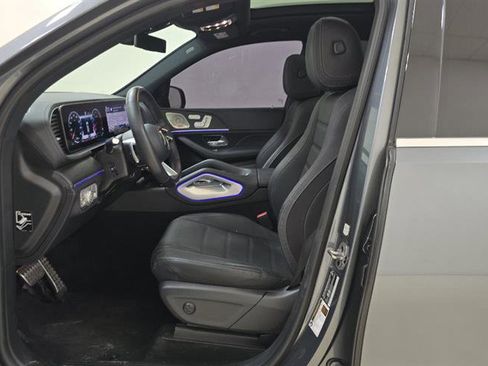 Used 2024 Mercedes-Benz GLS 450 4MATIC image 7