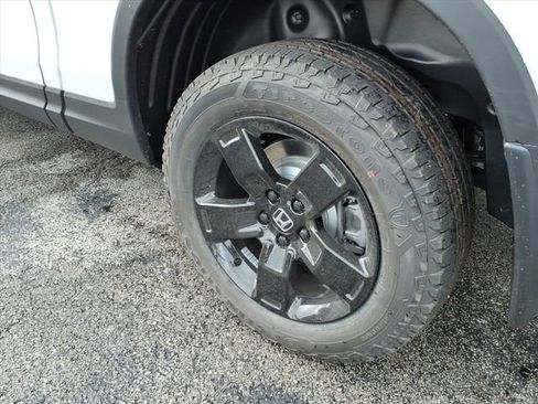 New 2026 Honda Ridgeline Black Edition image 4