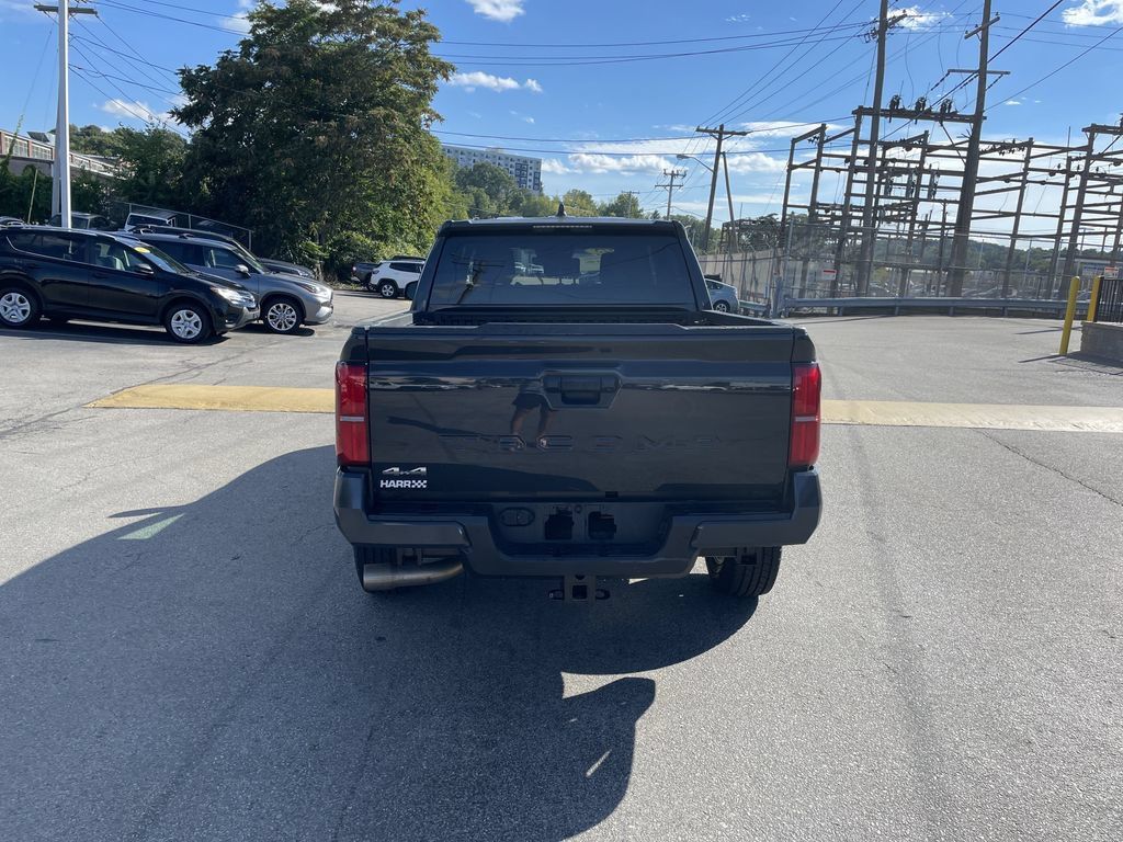 Certified 2025 Toyota Tacoma SR5 AWD/4WD image 4