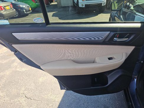 Used 2017 Subaru Outback 2.5i Premium image 37