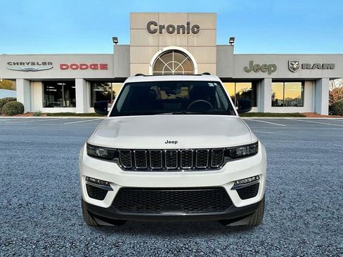 Used 2023 Jeep Grand Cherokee Limited w/ Luxury Tech Group II image 8