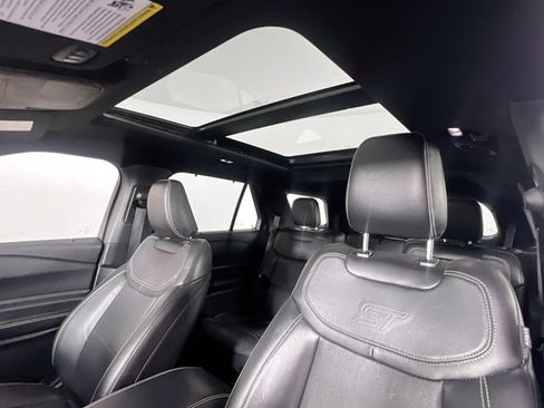 Used 2022 Ford Explorer ST w/ ST Street Pack AWD/4WD image 4