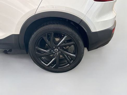 Used 2021 Volvo XC40 T5 R-Design w/ Climate Package image 32