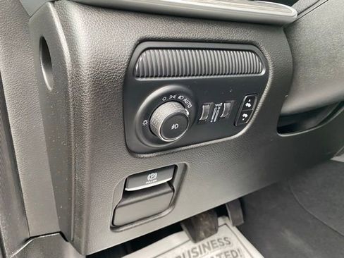 Used 2024 Jeep Wagoneer Series III w/ Premium Group I AWD/4WD image 22