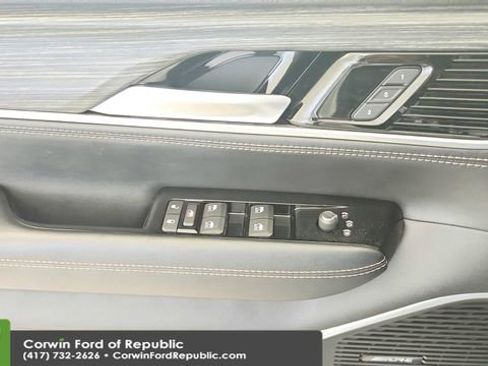 Used 2024 Jeep Wagoneer Series III image 20