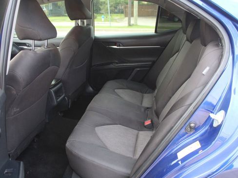 Used 2018 Toyota Camry LE FWD image 21