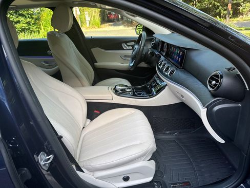 Used 2017 Mercedes-Benz E 300 4MATIC image 27