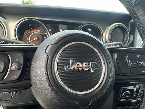 Used 2021 Jeep Gladiator Sport AWD/4WD image 30