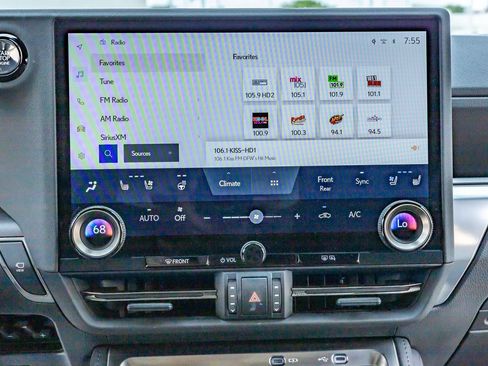 Used 2024 Lexus GX 550 w/ Accessory Package (Z1) AWD/4WD image 25