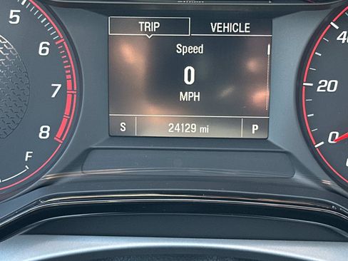 Certified 2024 Chevrolet Trax RS w/ Sunroof Package FWD image 20
