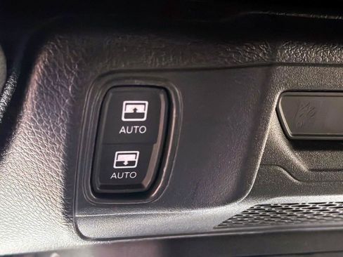 Used 2024 Jeep Wrangler Unlimited AWD/4WD image 19