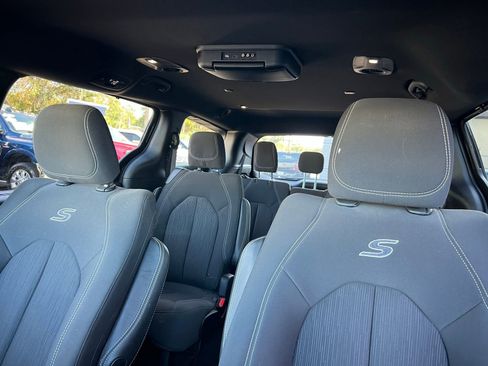 Used 2019 Chrysler Pacifica Touring Plus w/ S Appearance Package image 27