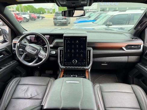 Used 2025 GMC Yukon XL Denali AWD/4WD image 2