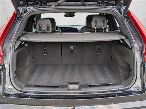 Used 2025 Cadillac XT4 Premium Luxury FWD image 6