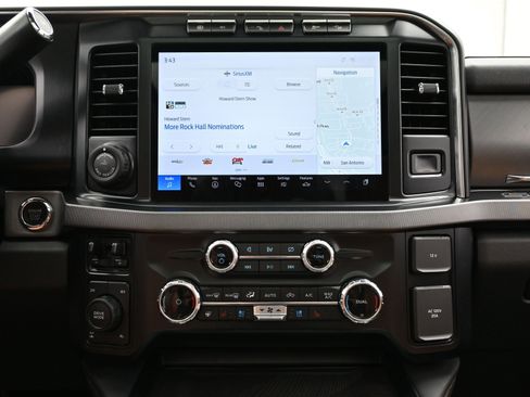 Used 2024 Ford F350 Platinum w/ FX4 Off-Road Package image 17