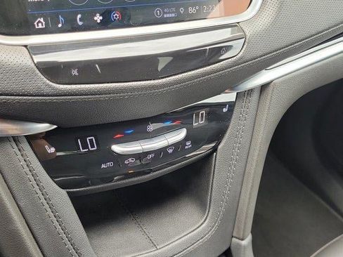 Certified 2024 Cadillac XT6 Luxury FWD image 27