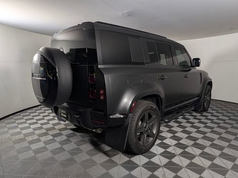 Used 2025 Land Rover Defender 110 X-Dynamic SE AWD/4WD image 7