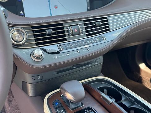 Used 2020 Lexus LS 500 w/ Accessory Package (Z2) RWD image 23