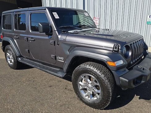 Used 2020 Jeep Wrangler Unlimited Sport AWD/4WD image 2