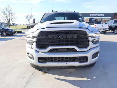 New 2026 RAM 3500 Laramie AWD/4WD image 10