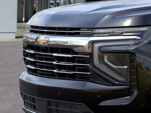 New 2026 Chevrolet Suburban LT image 13