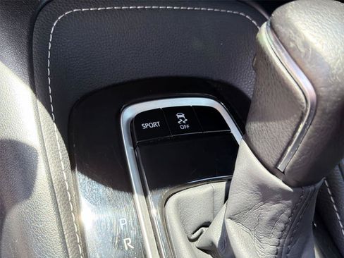Used 2019 Toyota Corolla SE FWD image 36