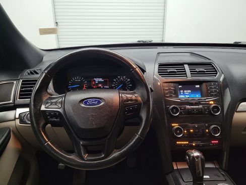 Used 2019 Ford Explorer XLT FWD image 22
