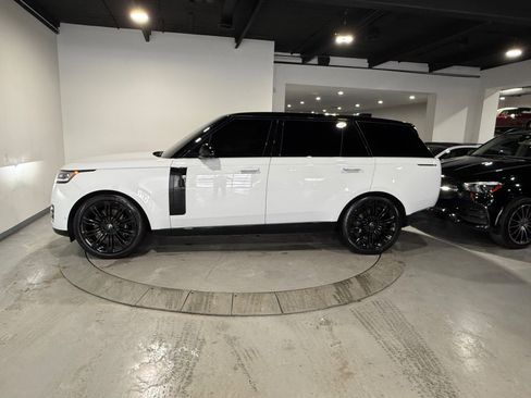 Used 2024 Land Rover Range Rover Long Wheelbase SE image 16