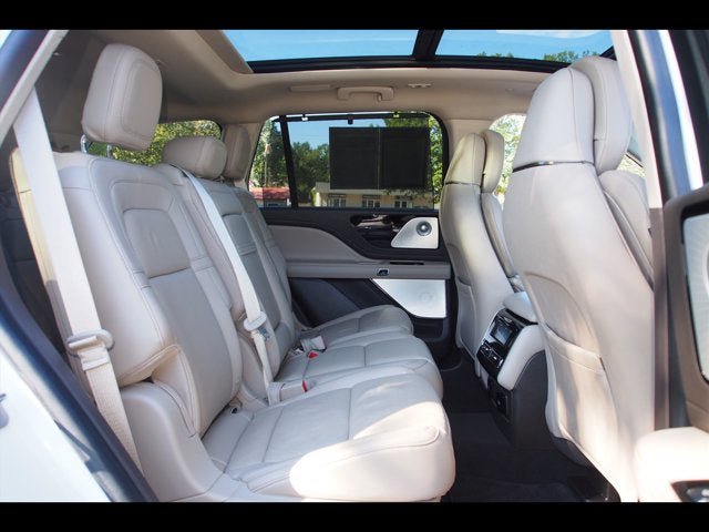 Used 2022 Lincoln Aviator Reserve w/ Equipment Group 201A AWD/4WD image 14