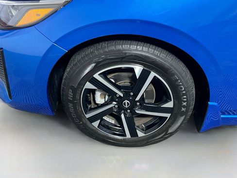 Used 2024 Nissan Sentra SV FWD image 13