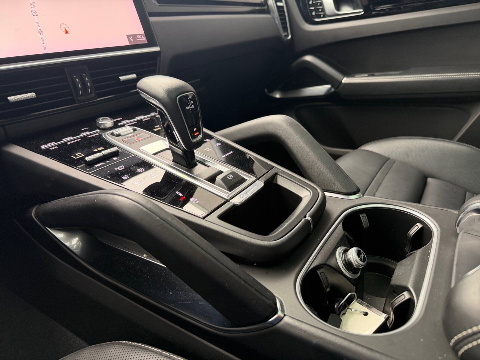 Certified 2020 Porsche Cayenne Turbo S AWD/4WD image 21