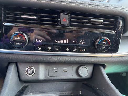 Used 2022 Nissan Rogue SV image 20