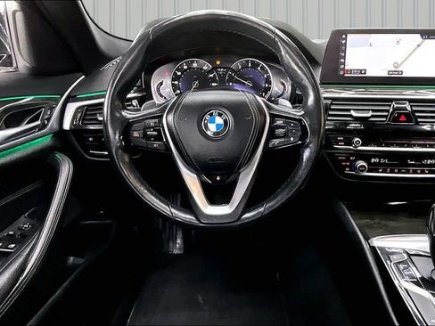 Used 2018 BMW 530i xDrive AWD/4WD image 8