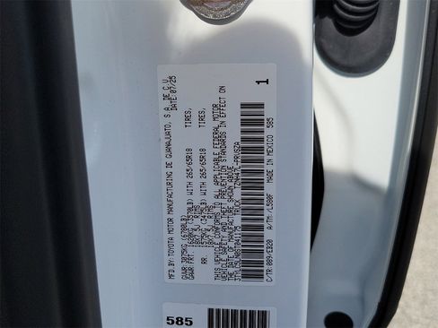 Used 2025 Toyota Tacoma Limited image 32