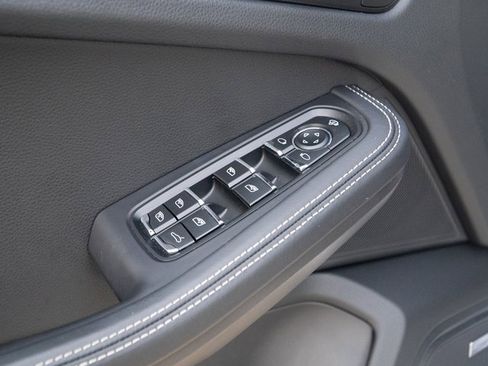 Certified 2025 Porsche Macan S image 16