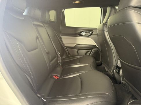 Used 2025 Jeep Compass Limited AWD/4WD image 13