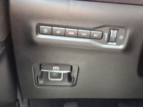 Used 2026 Jeep Cherokee Laredo AWD/4WD image 18
