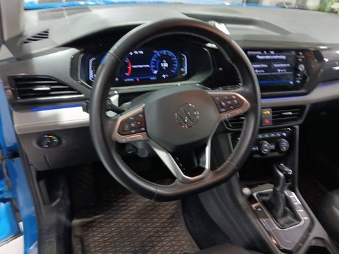 Used 2022 Volkswagen Taos SEL FWD image 4