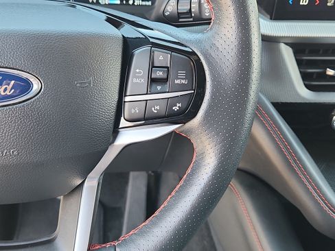 Used 2025 Ford Explorer ST-Line AWD/4WD image 19