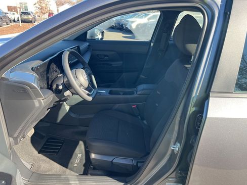 Used 2025 Nissan Kicks S image 9
