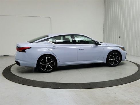 New 2025 Nissan Altima 2.5 SR w/ SR Premium Package image 8