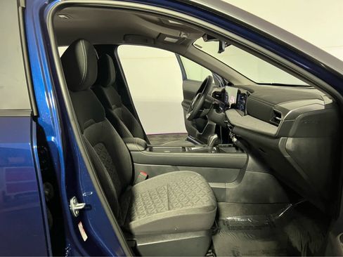 Certified 2025 Nissan Kicks SV w/ Illumination Package image 25