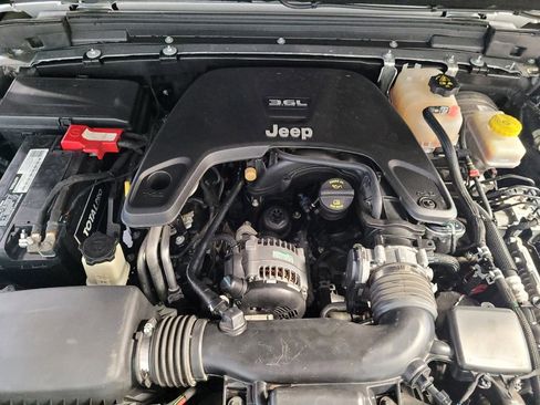 Used 2019 Jeep Wrangler Unlimited Sport image 30