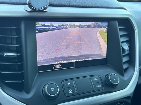 Used 2023 GMC Acadia SLE FWD image 23