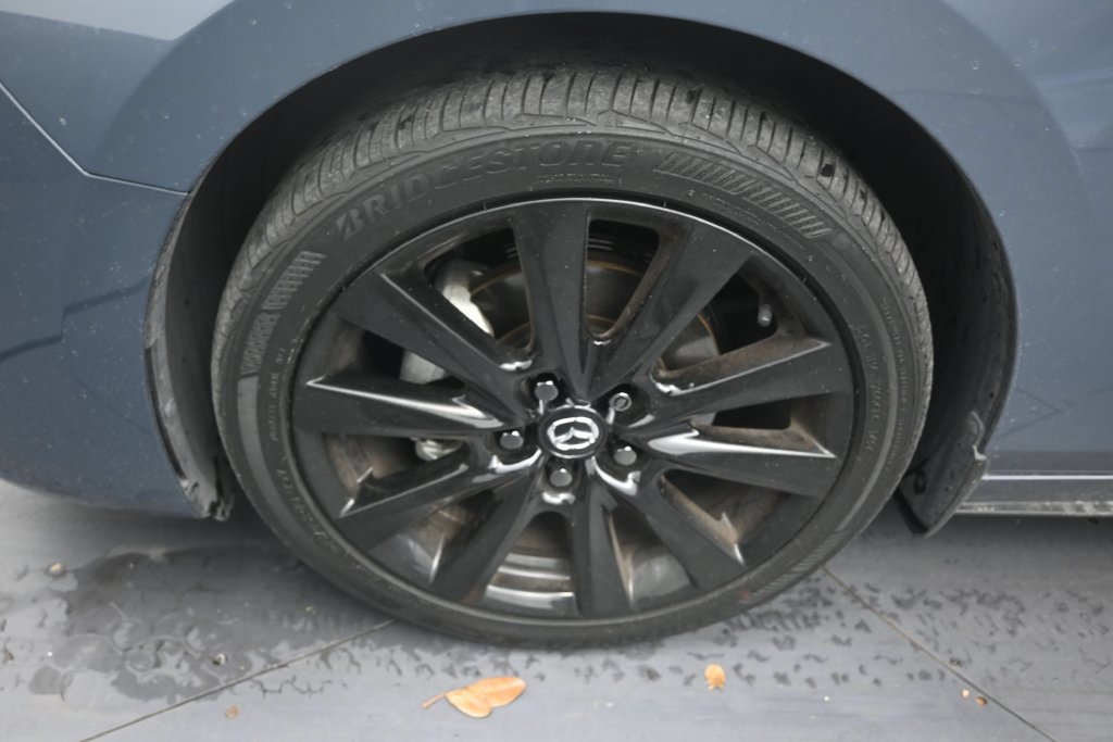 Used 2026 MAZDA MAZDA3 Carbon AWD/4WD image 9